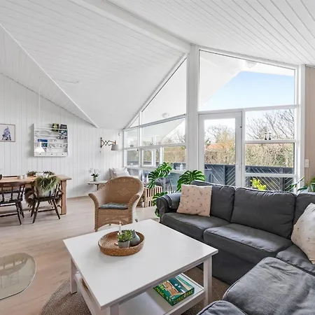 Ingelis - 150m To The Fjord By Interhome 펜션